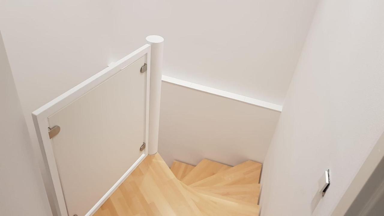 Ferienwohnung Mit Jacuzzi Naehe Flughafen Koeln Bonn Тройсдорф Экстерьер фото